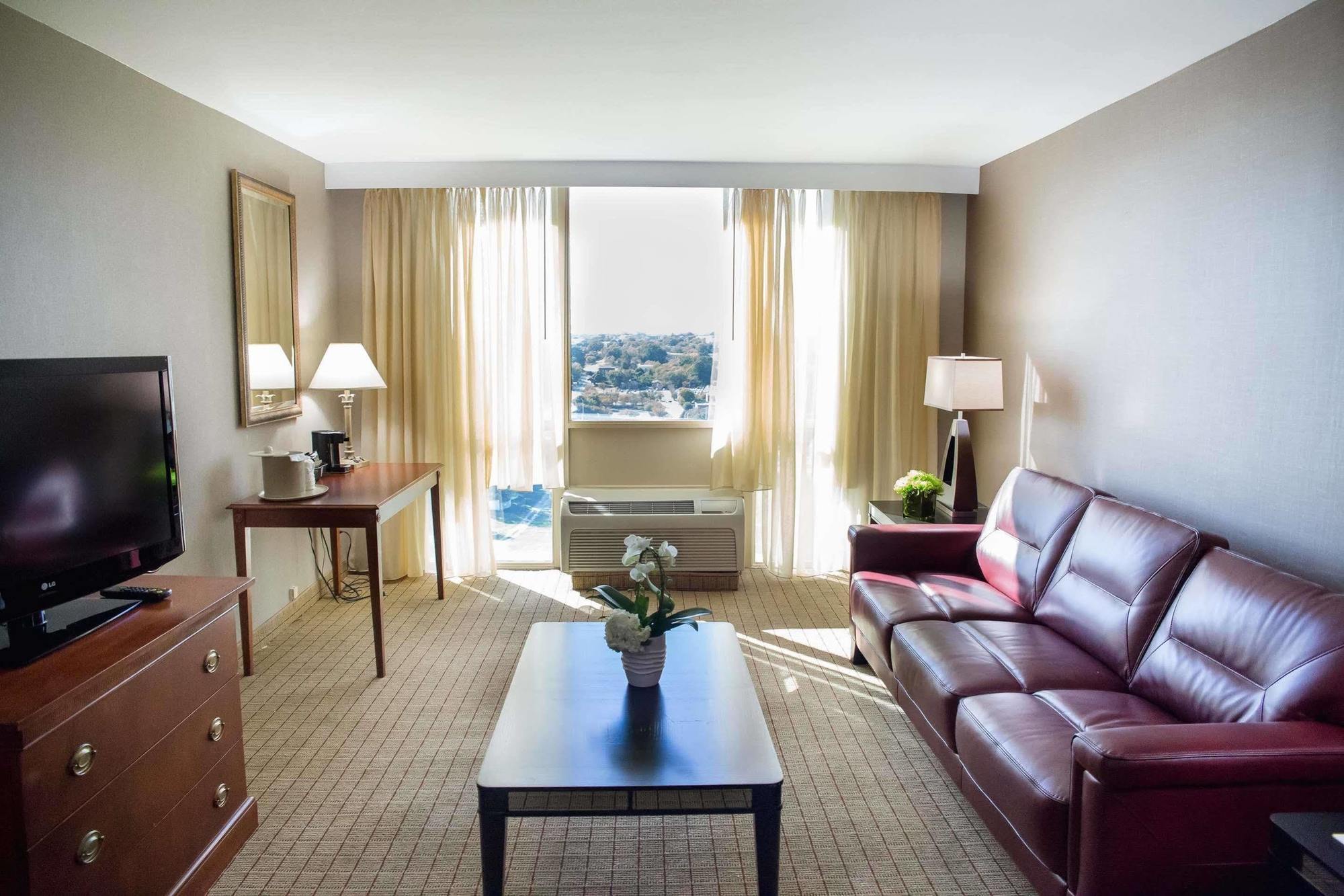 Ramada Plaza By Wyndham Atlanta Downtown Capitol Park Hotell Exteriör bild