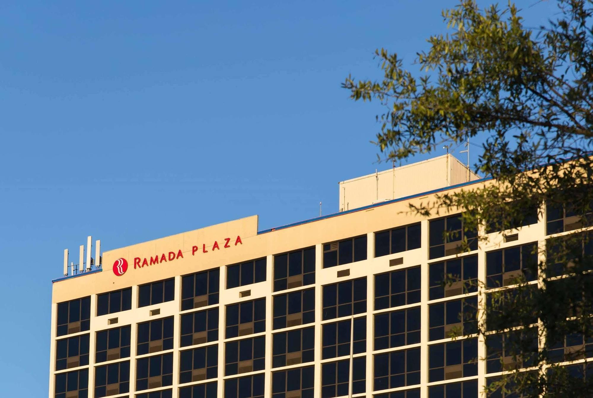 Ramada Plaza By Wyndham Atlanta Downtown Capitol Park Hotell Exteriör bild