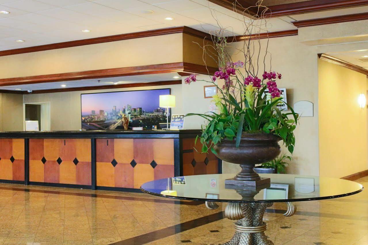 Ramada Plaza By Wyndham Atlanta Downtown Capitol Park Hotell Exteriör bild